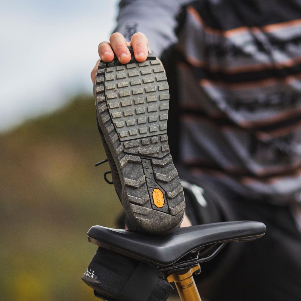 THE X2 FLAT OUTSOLE