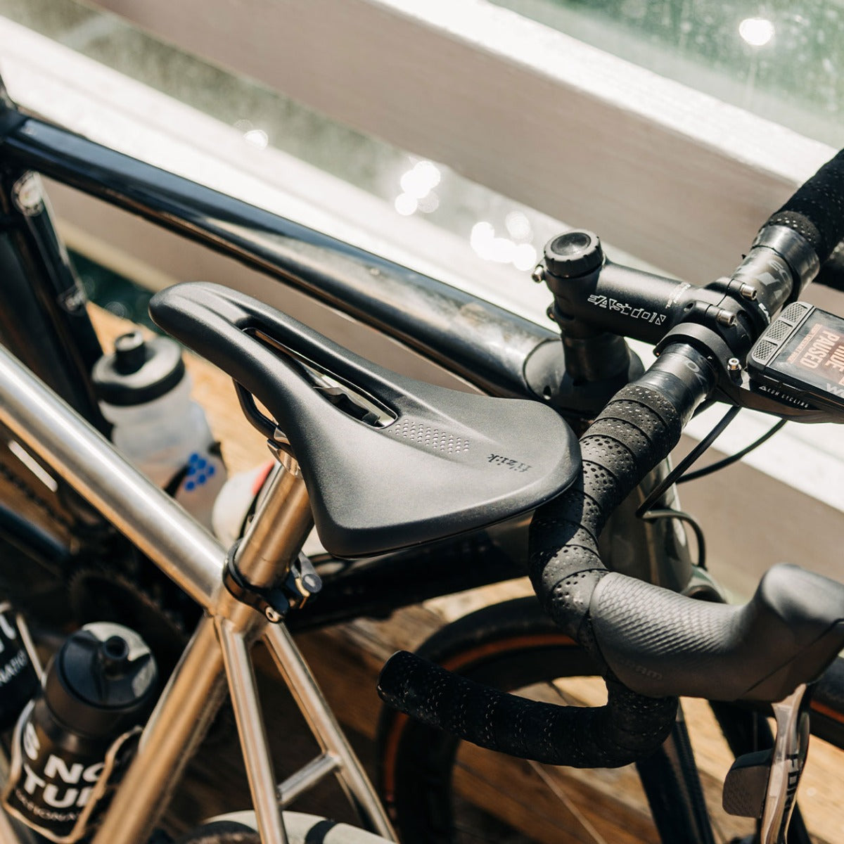 パーツ Fizik Tempo Aliante R3 145 mm Lightweight cycling carbon Saddle - Aliante R3 - Fizik