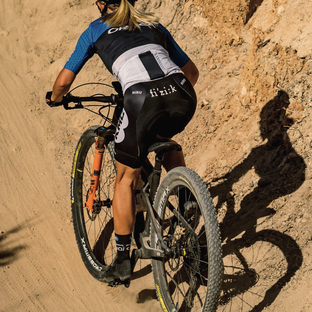 パーツ fi'zi:k Fizik Vento Argo Adaptive R3 Short-nosed and 3d bike saddle - Vento Argo R3 adaptive