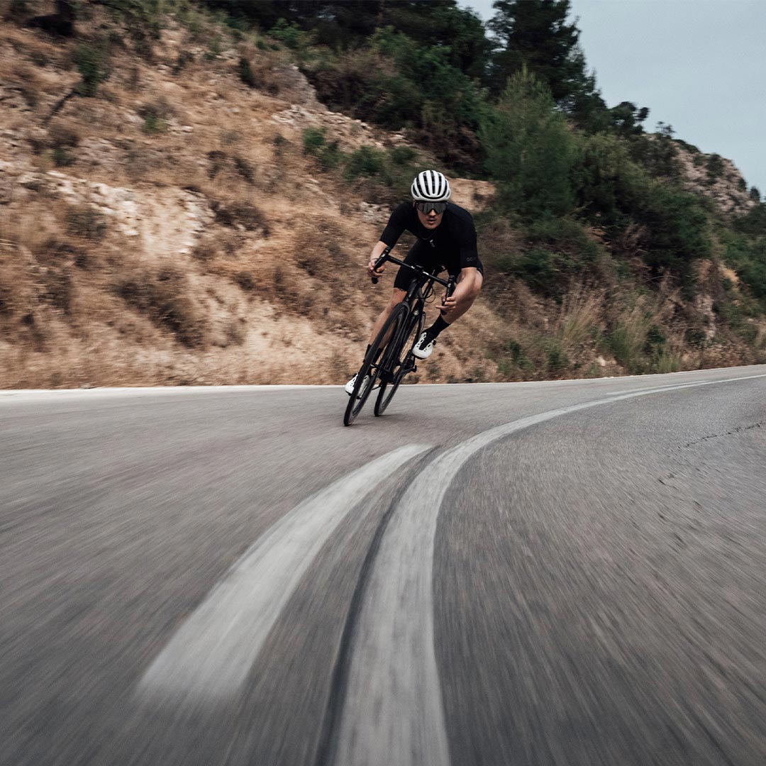 フィジーク　ベントオムナ　ワイド Amazon.com | Fizik Unisex Vento Omna Wide Road-Biking-Shoes